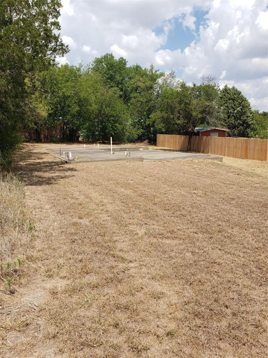 2206 Beverly Drive, Granbury, TX 76048 - Image #3