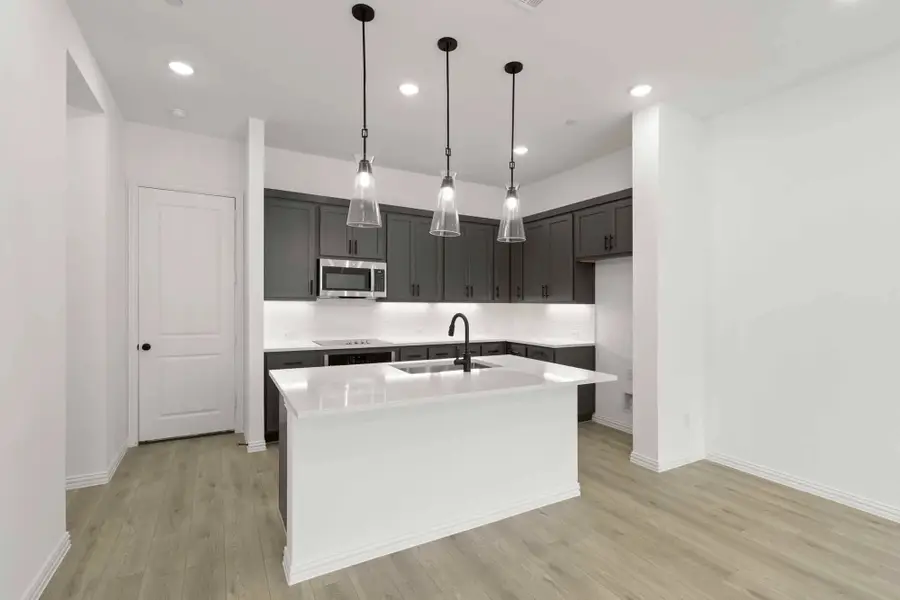 631 Blue Ridge Drive, Mansfield, TX 76063 - Image #2