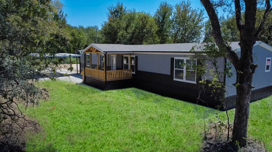 102 Shady Springs Drive, Runaway Bay, TX 76426 - Image #2