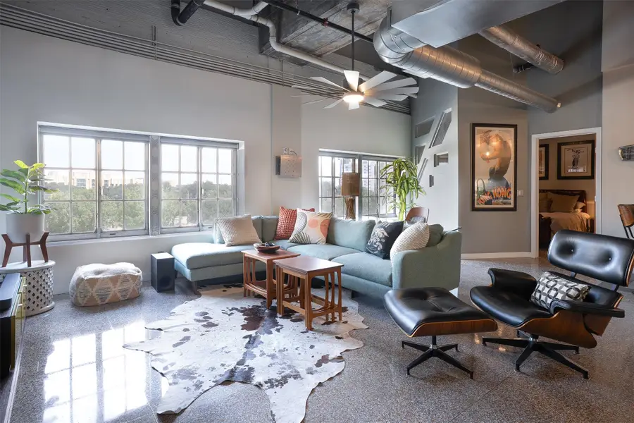 221 W Lancaster Avenue #2012, Fort Worth, TX 76102 - Image #3