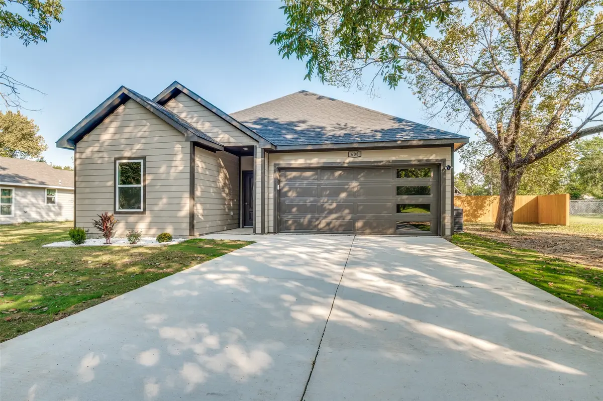 608 SW 3rd Street, Kerens, TX 75144 - Image #1