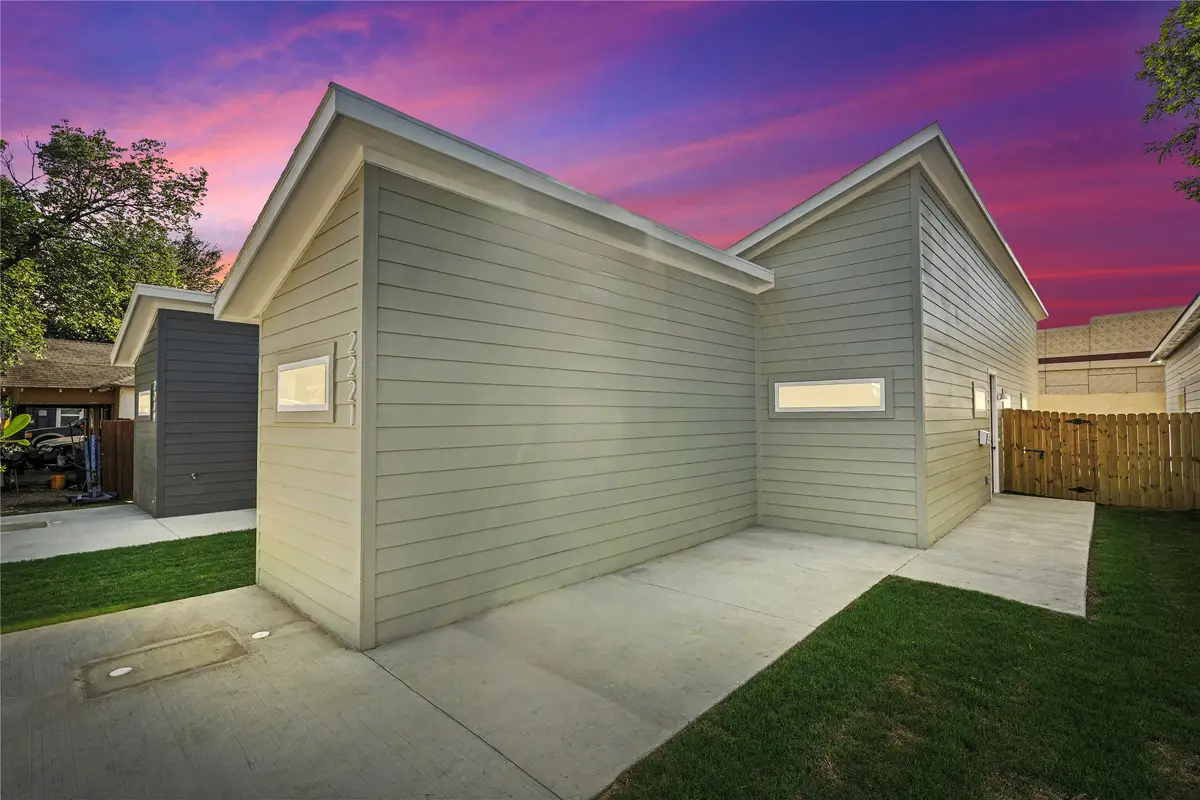 2221 Hooper Street, Dallas, TX 75215 - Image #1