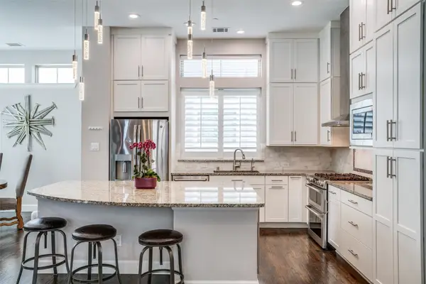 731 Spanish Oaks Place, Dallas, TX 75204