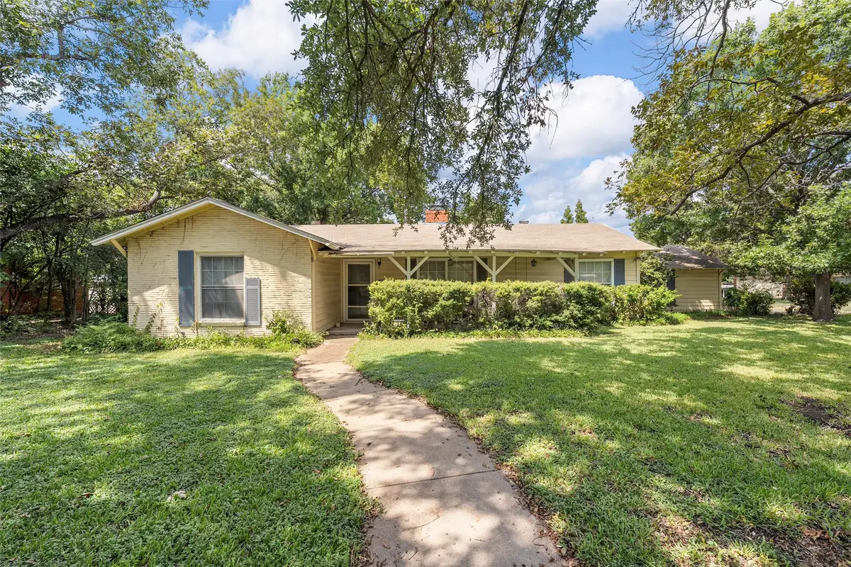5601 Bishop Drive, Waco, TX 76710 - Image #1