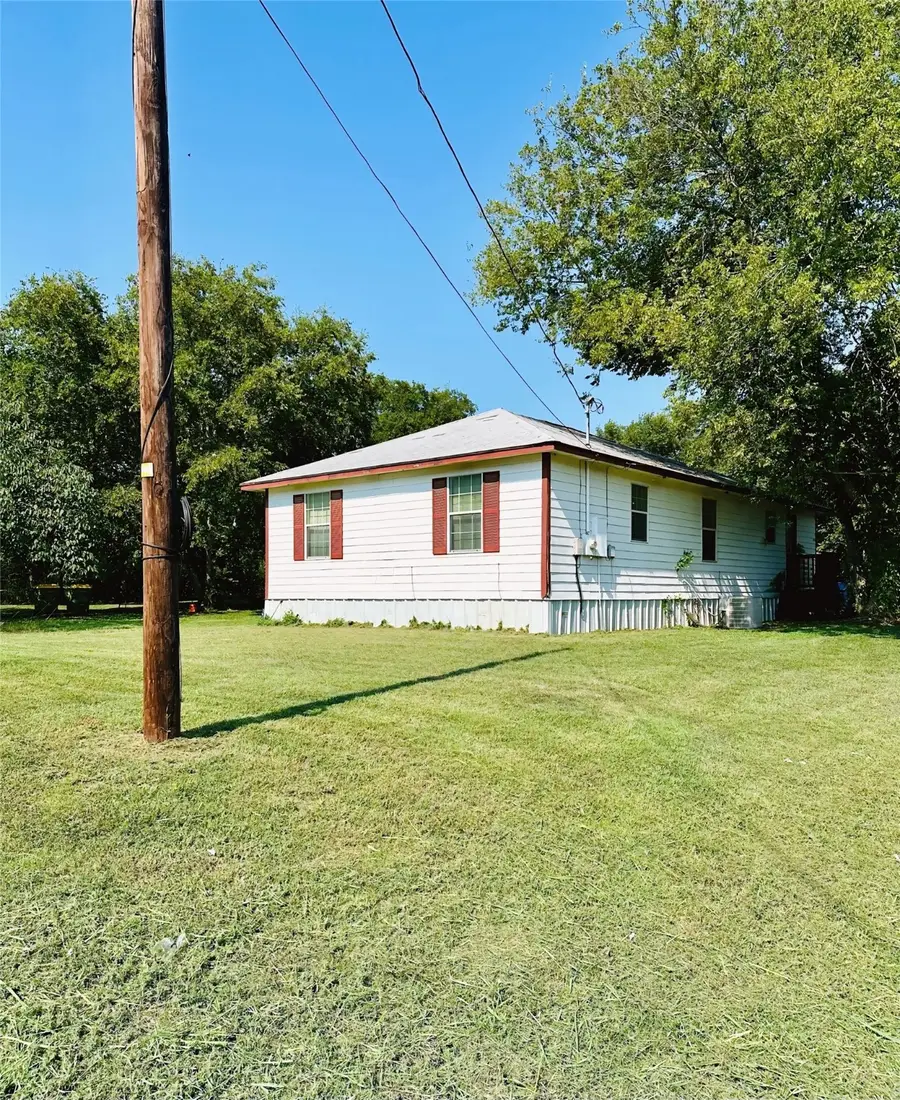 300 SW 3rd Street, Hubbard, TX 76648 - Image #3