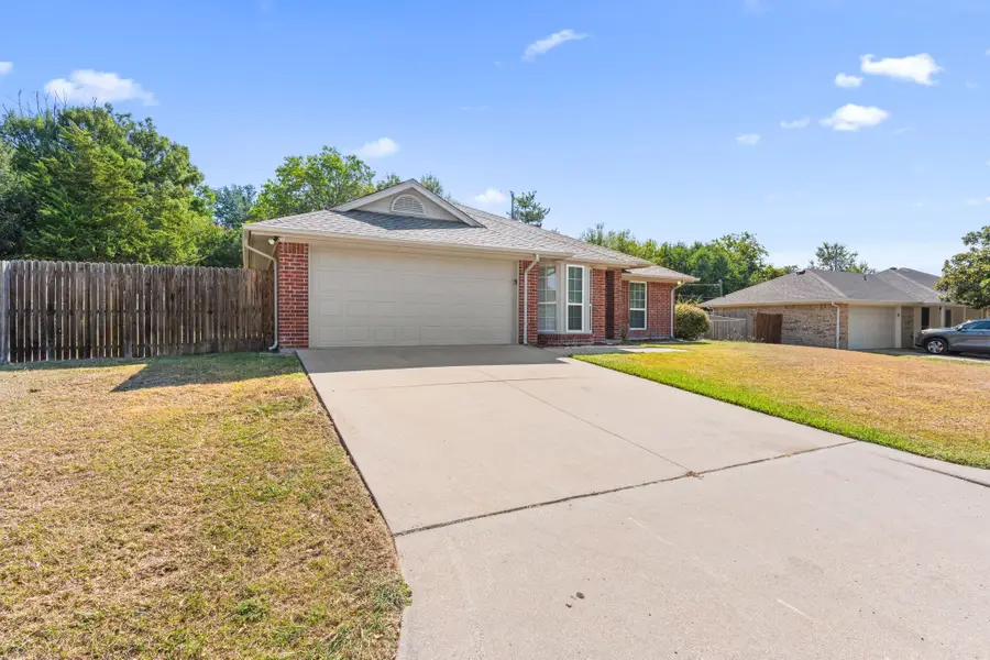 214 Cedar Street, Weatherford, TX 76086 - Image #2
