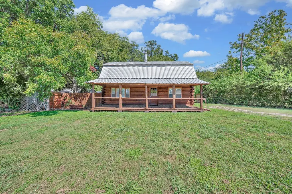 302 E Center Street, Lorena, TX 76655 - Image #1