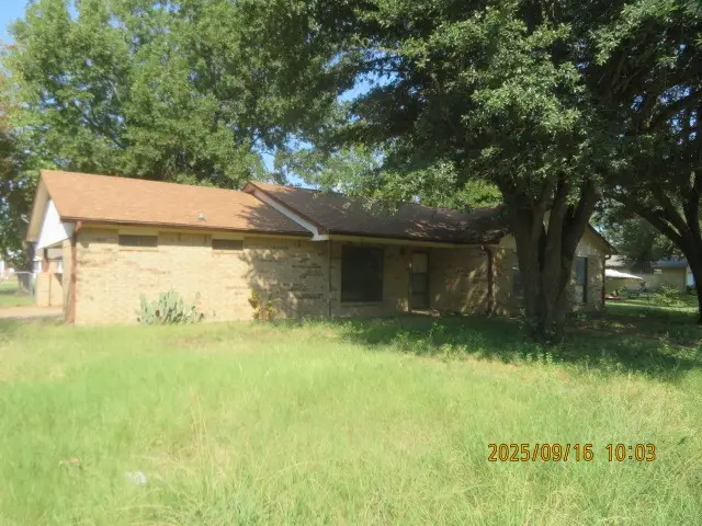 221 N 1st Street, Mabank, TX 75147 - Image #1