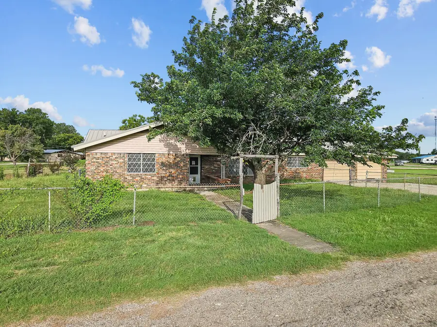 369 N Bell, Evant, TX 76525 - Image #2