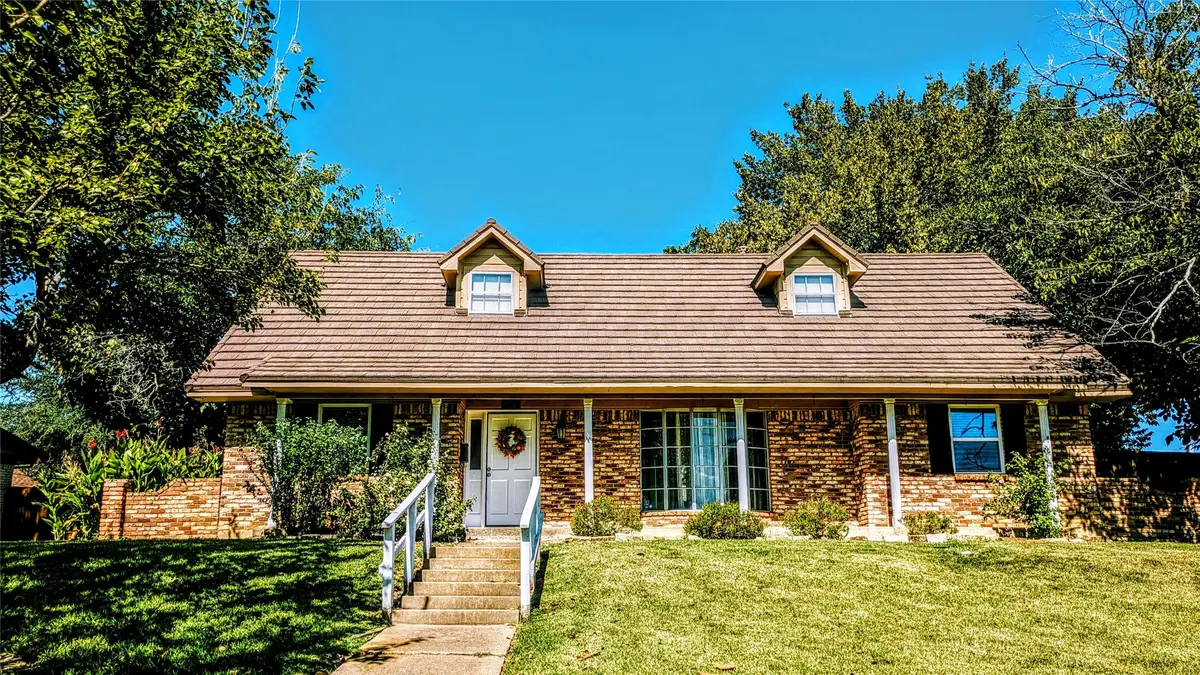 1005 Capetown Drive, Grand Prairie, TX 75050 - Image #1