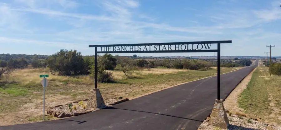 478 Hollow Drive, Granbury West, TX 76048 - Image #3