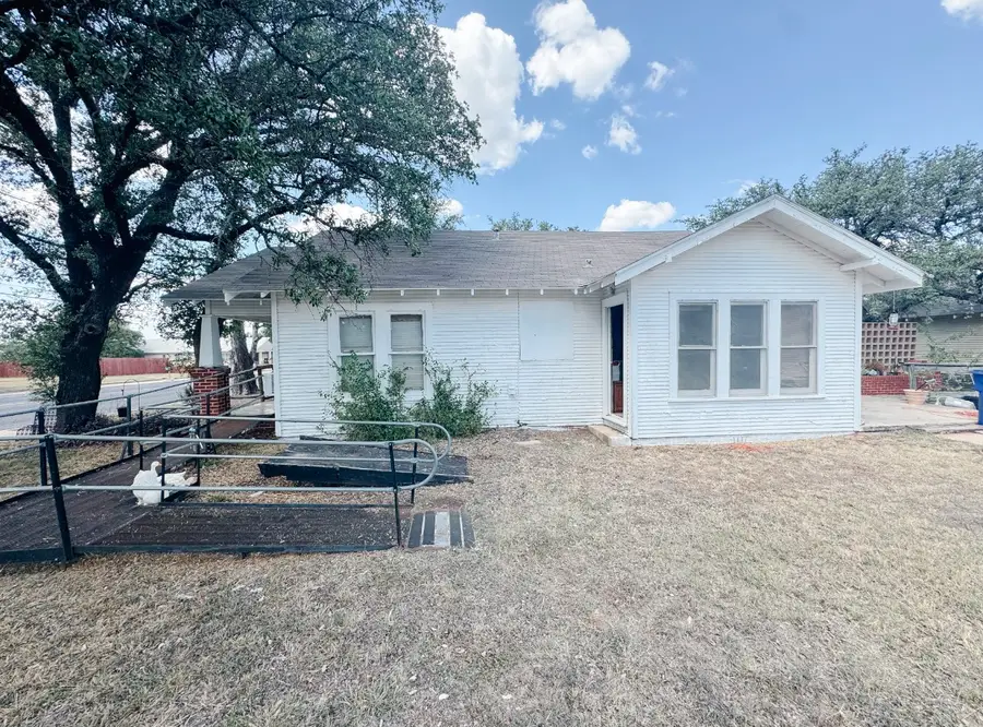 3410 Austin Avenue, Brownwood, TX 76801 - Image #2