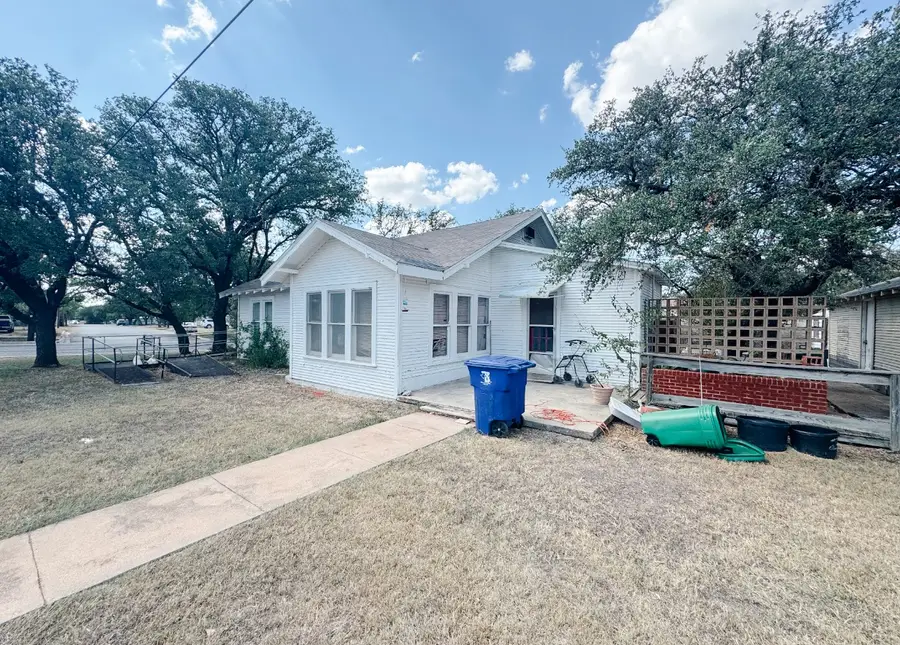 3410 Austin Avenue, Brownwood, TX 76801 - Image #3