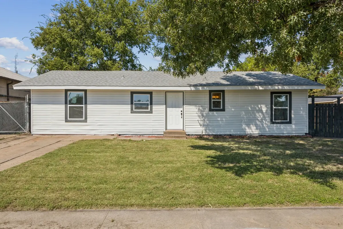 303 N Delphine Street, Terrell, TX 75160 - Image #1
