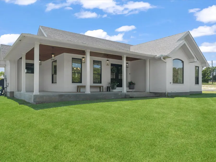 946 Burke Road, Gunter, TX 75058 - Image #2