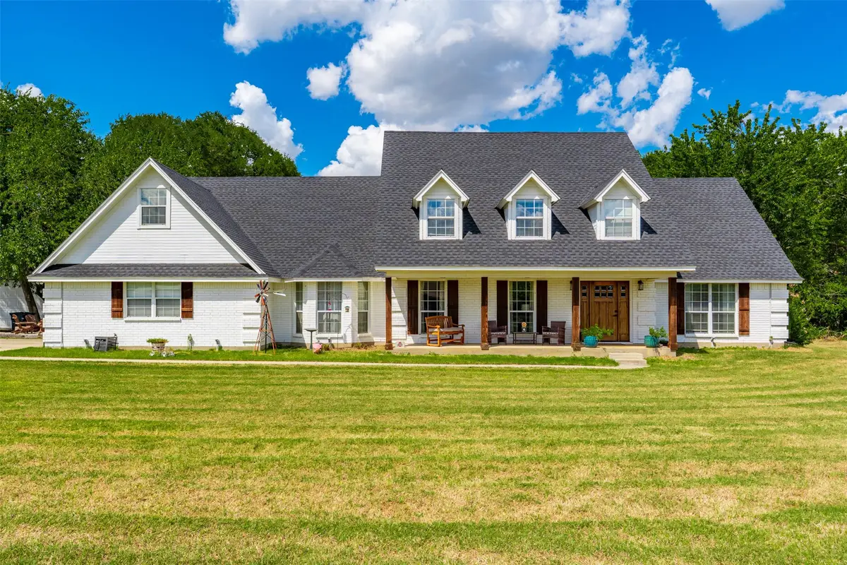 104 Fossil Court, Springtown, TX 76082 - #1