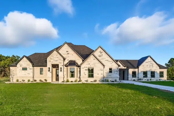 2061 Glenhollow Drive, Weatherford, TX 76088