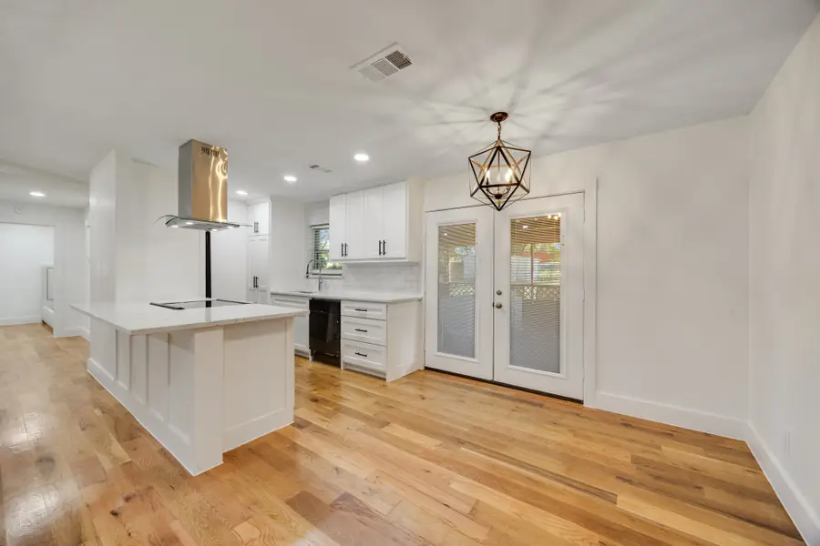 107 E Bayside Drive, Mabank, TX 75156 - Image #3