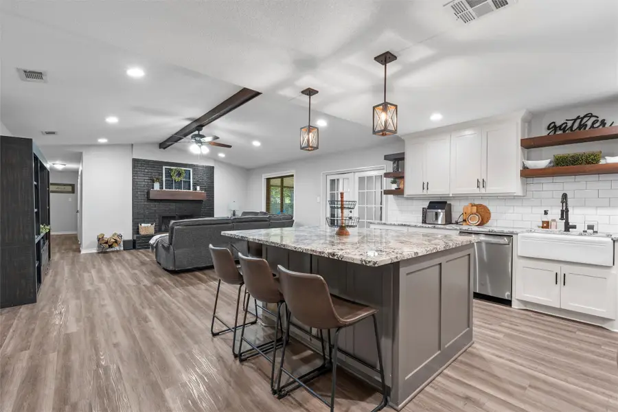 1002 W Elizabeth Drive, Robinson, TX 76706 - #2