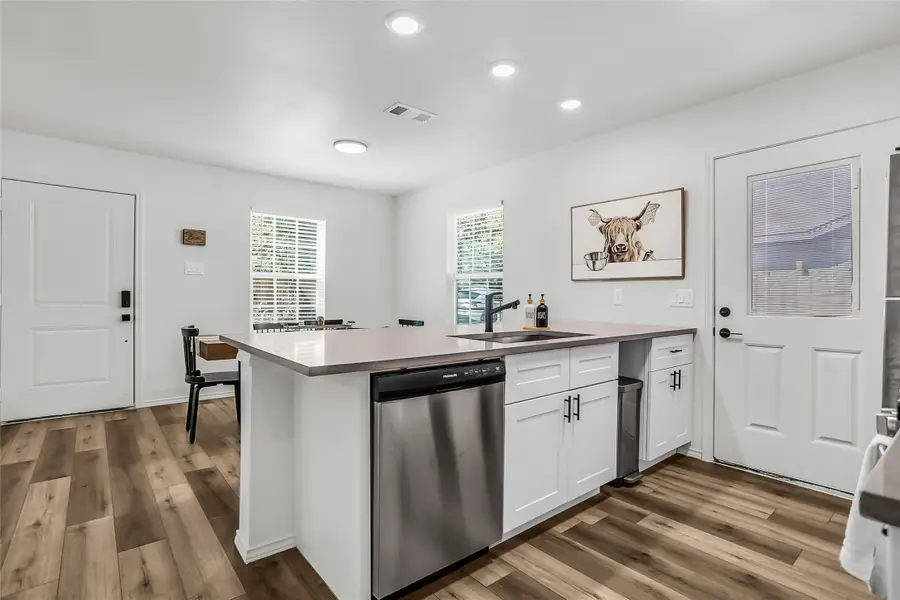 308 S 3rd, Bonham, TX 75418 - Image #3