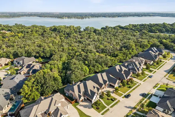 204 Chisholm Trail, Highland Village, TX 75077