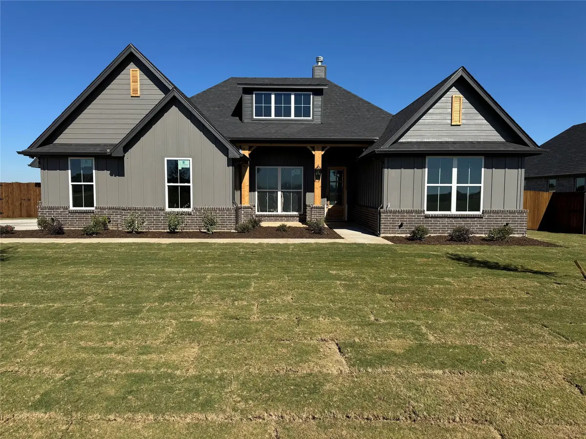 136 Grey Wolf, Godley, TX 76044 - Image #1