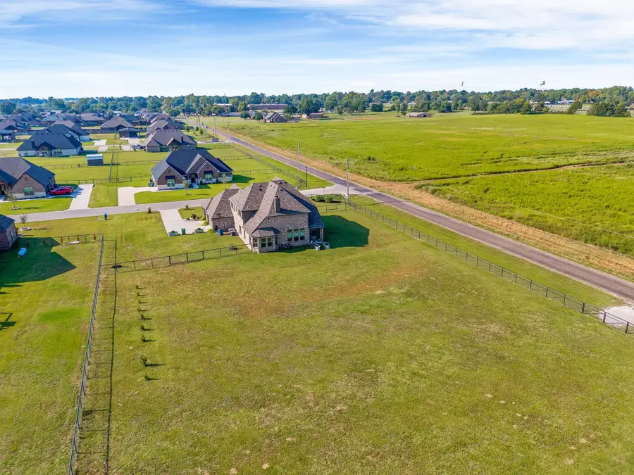 701 Olivia Lane, Collinsville, TX 76233 - Image #3