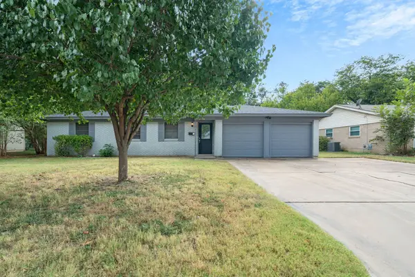 125 NW Jill Ann Drive, Burleson, TX 76028