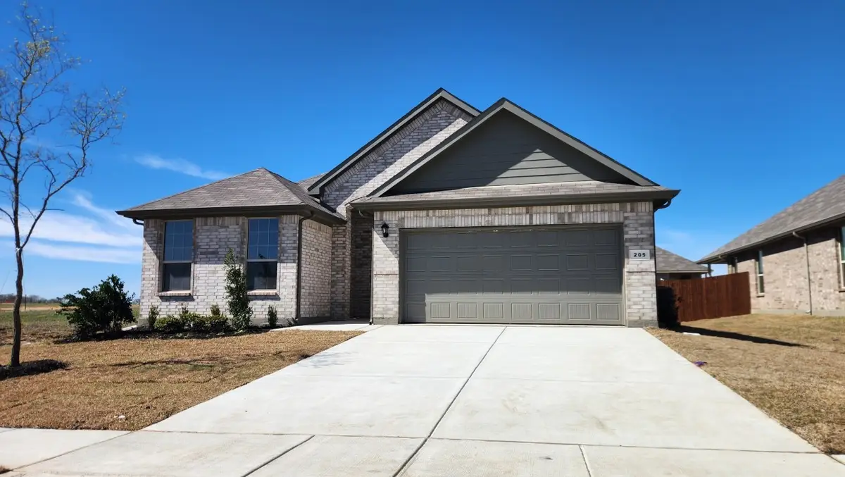 205 Tyler Street, Grandview, TX 76050 - Image #1
