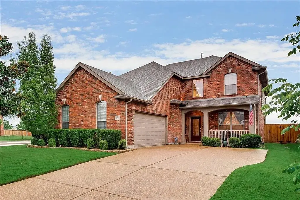 2703 Waterway Drive, Grand Prairie, TX 75054 - #1