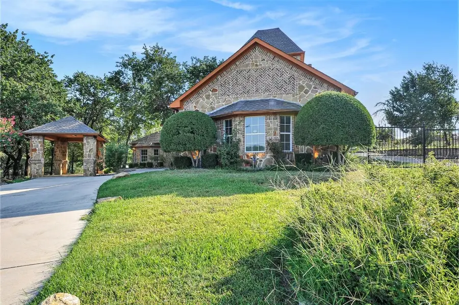 112 Bonita Drive, Springtown, TX 76082 - Image #2