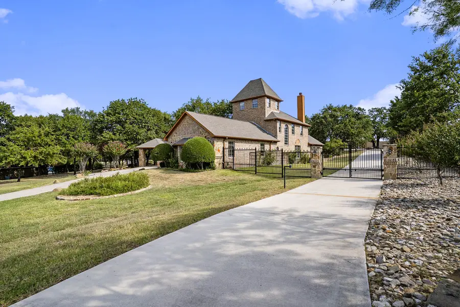 112 Bonita Drive, Springtown, TX 76082 - Image #3