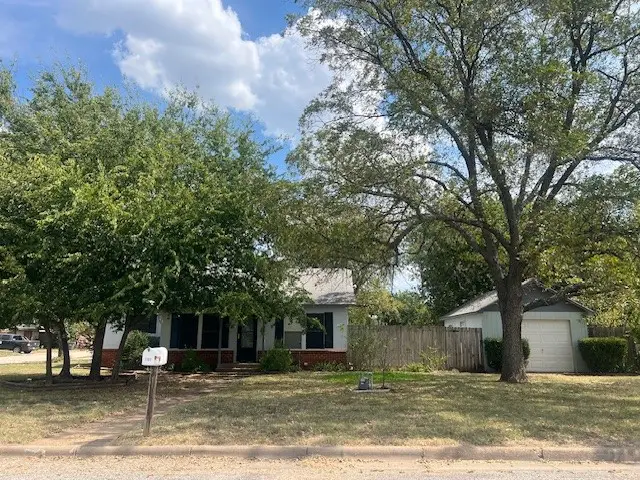 1101 Texas Street, Graham, TX 76450 - Image #1