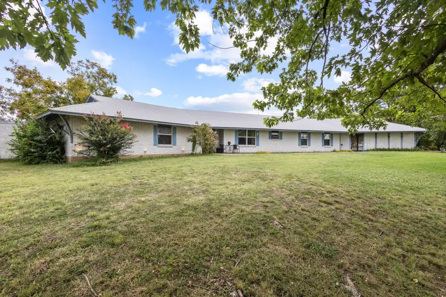 9055 E State Highway 56, Windom, TX 75492 - Image #2