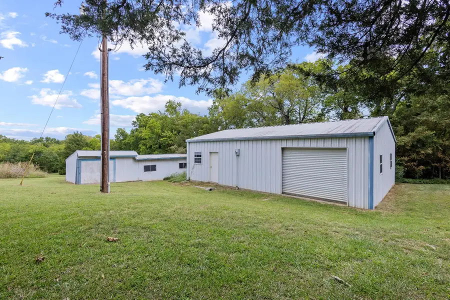 9055 E State Highway 56, Windom, TX 75492 - Image #3