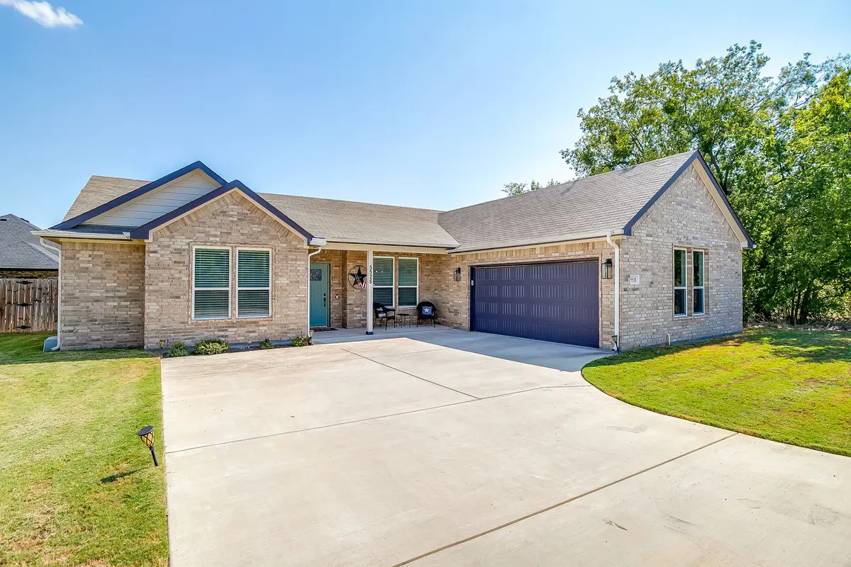 5528 Mesa Loop, Granbury, TX 76048 - Image #1