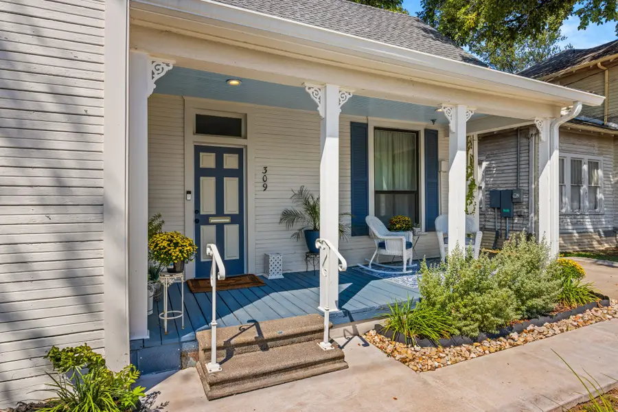 309 E Franklin Street, Hillsboro, TX 76645 - Image #2