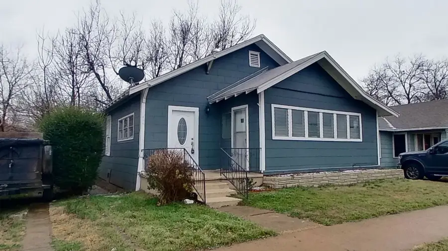 826 W Crawford Street, Denison, TX 75020 - Image #2