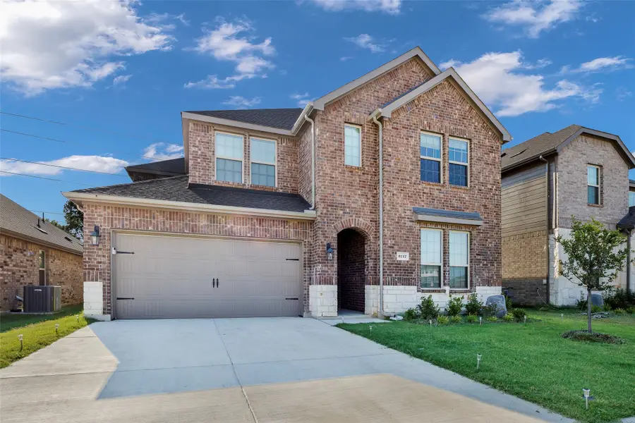 3717 Tracewood Bend, Aubrey, TX 76227 - Image #2