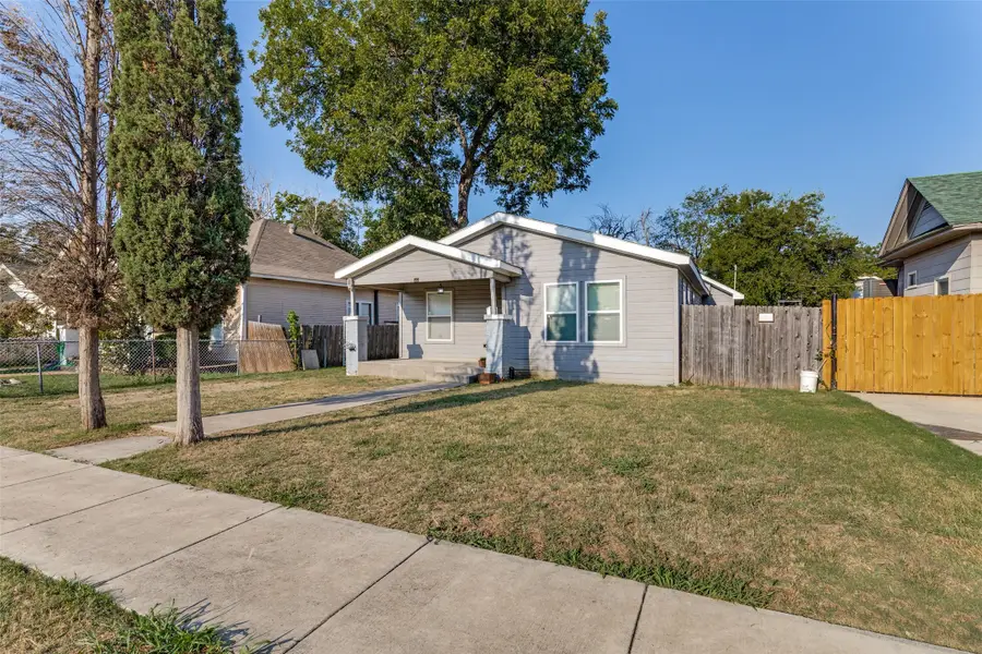 2221 Refugio Avenue, Fort Worth, TX 76164 - Image #3