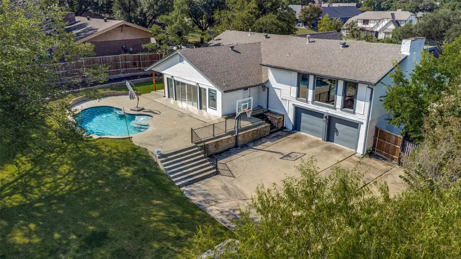 2910 S Country Club Road, Garland, TX 75043 - Image #2