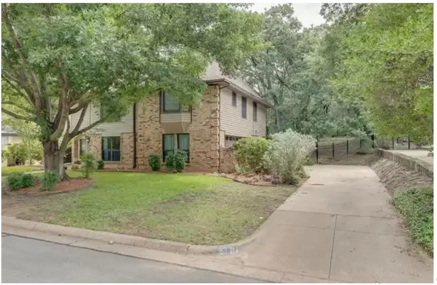 2719 Sunrise Drive, Arlington, TX 76006 - Image #2