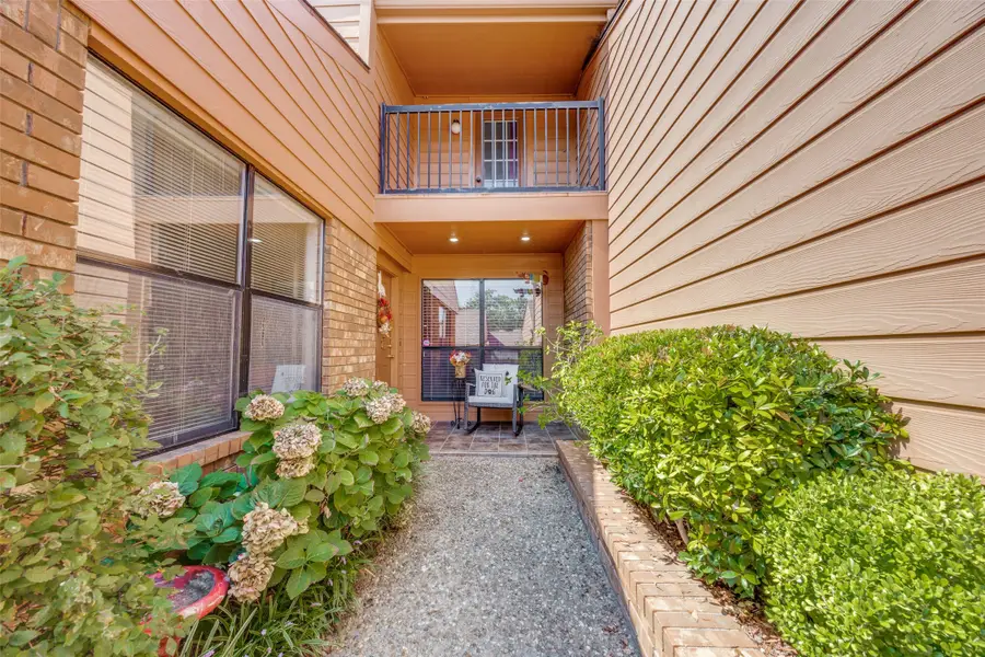 12 Village Green Court, Denison, TX 75020 - Image #2