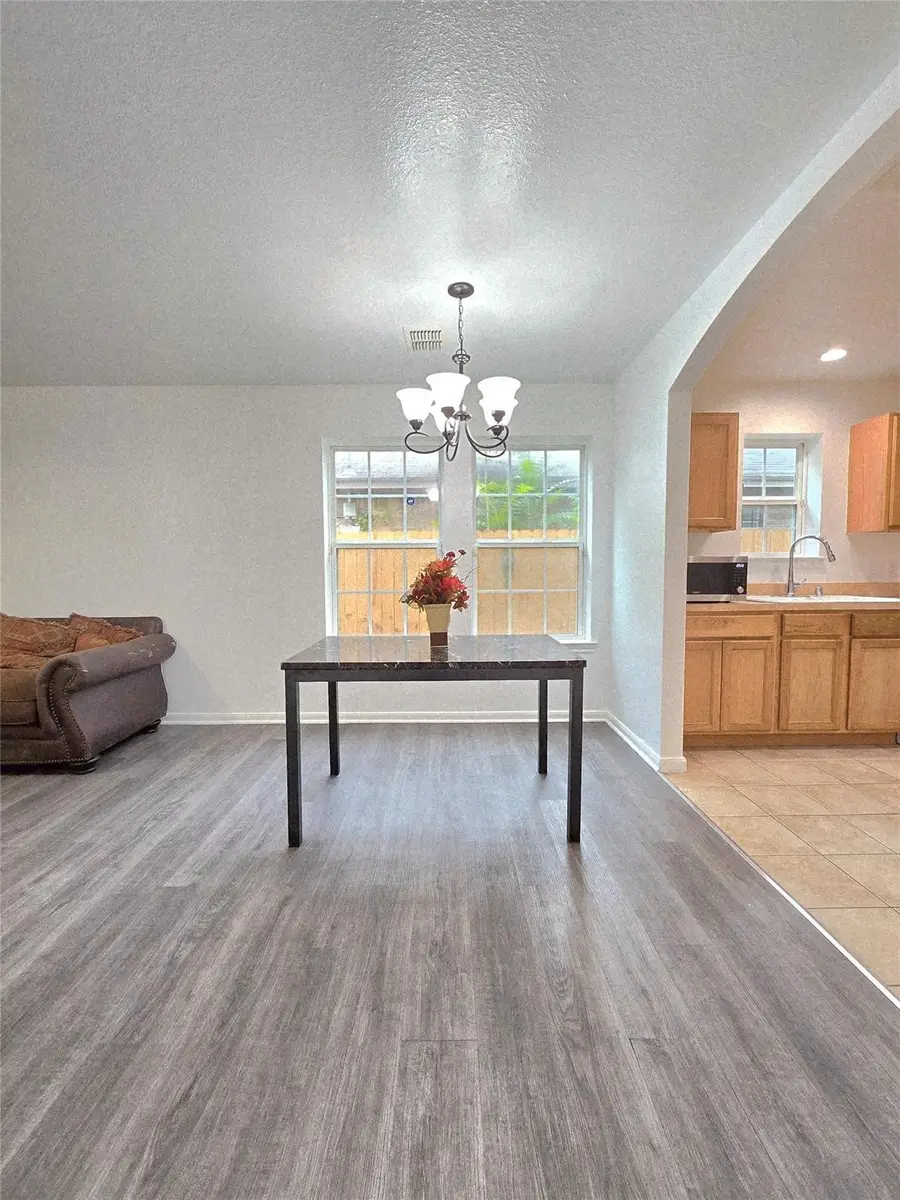 2714 Stephenson Drive, Dallas, TX 75215 - Image #3