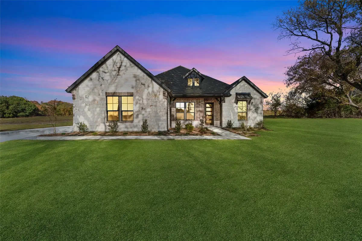 1240 Julian Drive, Van Alstyne, TX 75495 - Image #1