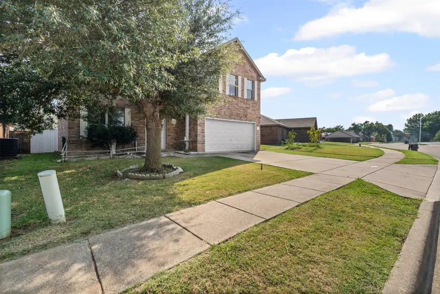 2433 Galemeadow Drive, Fort Worth, TX 76123 - Image #2