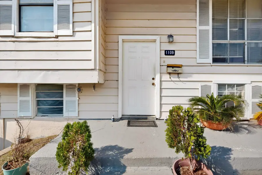 1109 Montclair Drive, Garland, TX 75040 - Image #3