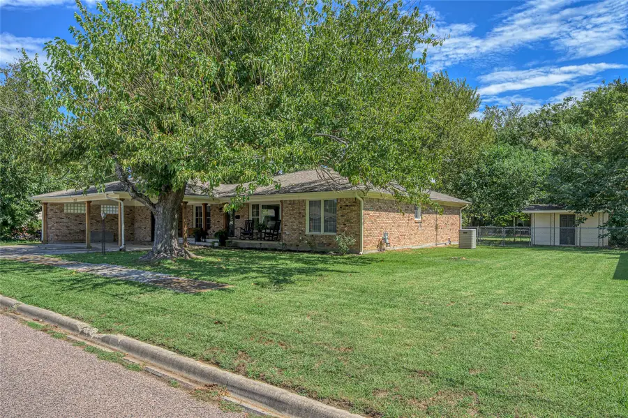 112 Pecan Street, Whitesboro, TX 76273 - Image #3