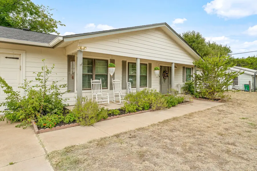 406 Timberline Drive, Granbury, TX 76048 - Image #2