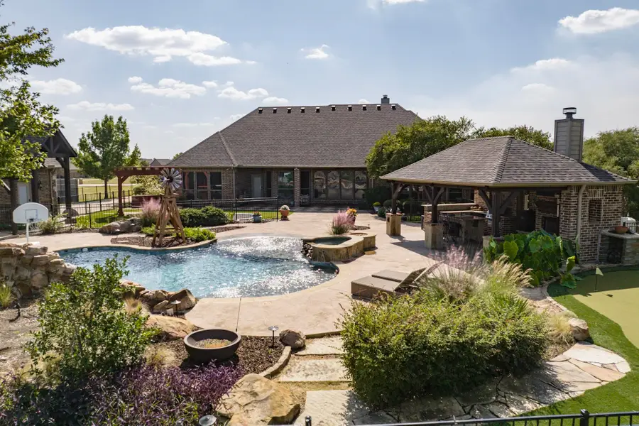 1221 E Secretariat Drive, Terrell, TX 75160 - Image #2